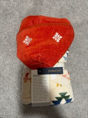 Pendleton Red & Multi Wild Blooms Folded Throw